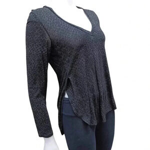 Aritzia Wilfred  Free Kati Long Sleeves Top Back Split Size Small
